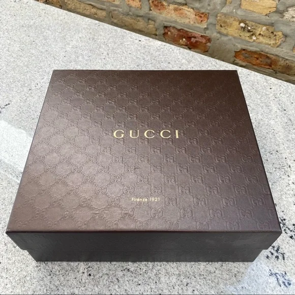 Gucci Leila Platform Suede Sandal Burgundy - Picture 14 of 16